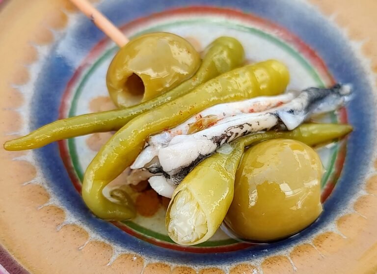 Pincho Gilda con aceituna, guindilla y anchoa